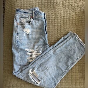 Women's American Eagle Distressed Light Blue Mom Jean Fit